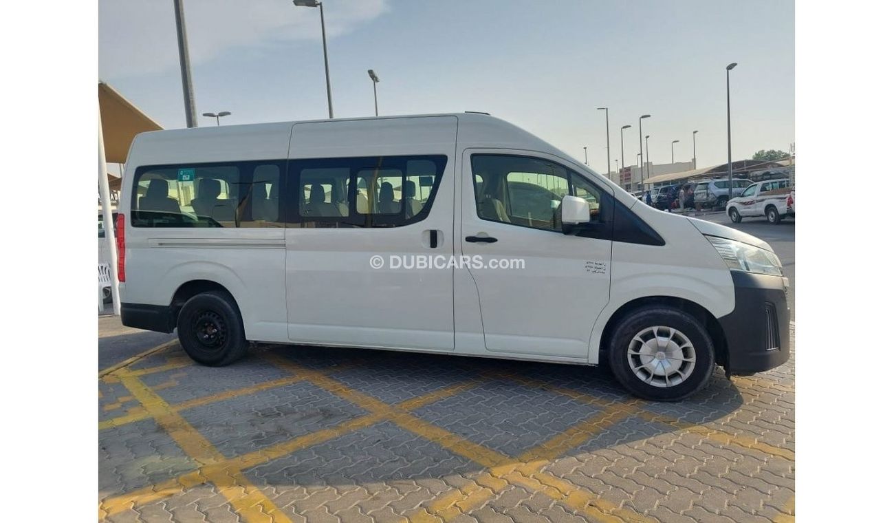تويوتا هاياس 3.5L HIGH ROOF PETROL 13 SEATER MANUAL TRANSMISSION