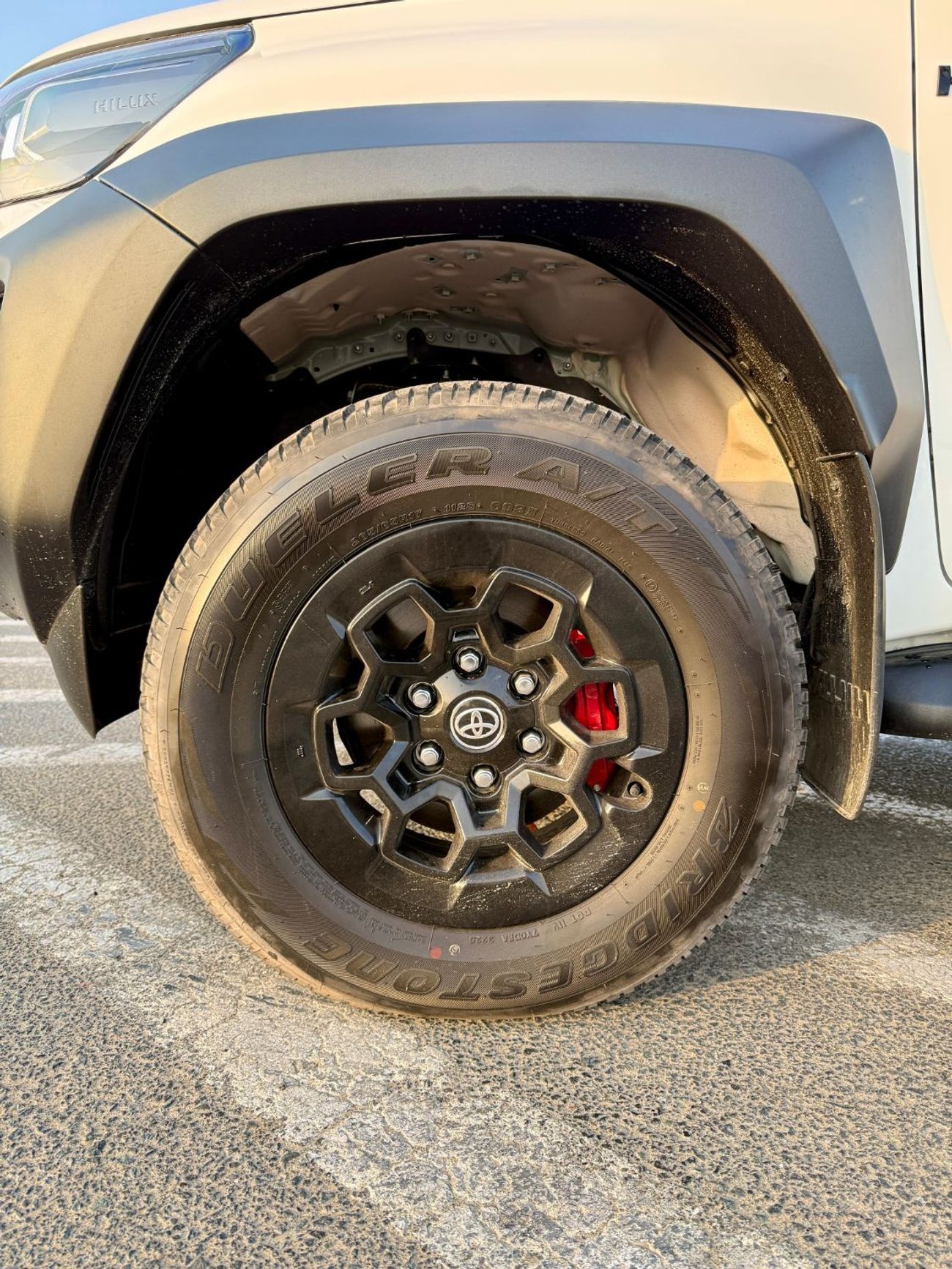 تويوتا هيلوكس TOYOTA HiLUX GR 2.8 DiESEL FuLL 2025 WHiTE