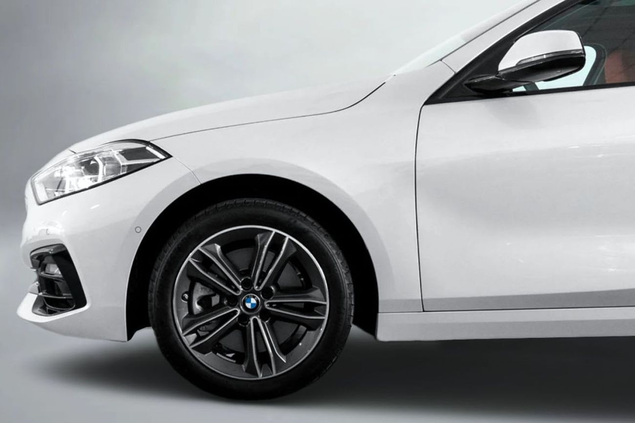 BMW 120i Exclusive 2.0L Sport Line