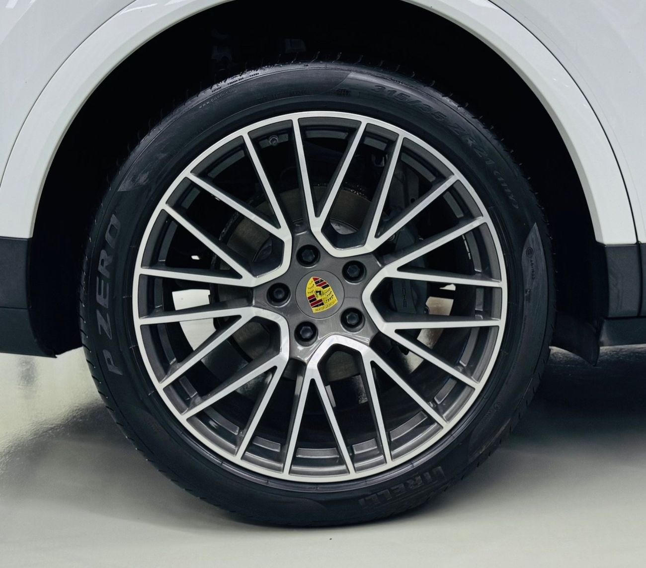 Porsche Cayenne S 2.9L (435 HP)