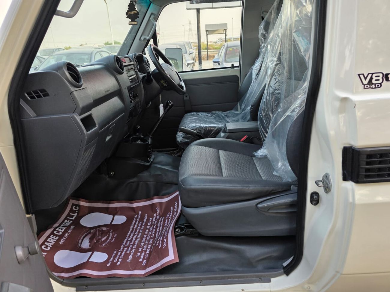 تويوتا لاند كروزر بيك آب diesel 4.5 liter ,right hand drive 2017 model V8 only for export available