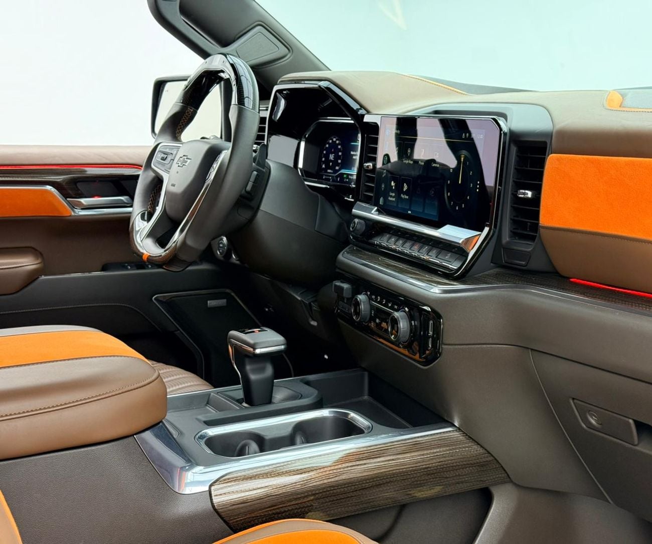 شيفروليه سيلفارادو 2023 Chevrolet Silverado Trail Boss Z71 Shaheen Edition, 2027 Chevrolet Warranty, Low Km, GCC
