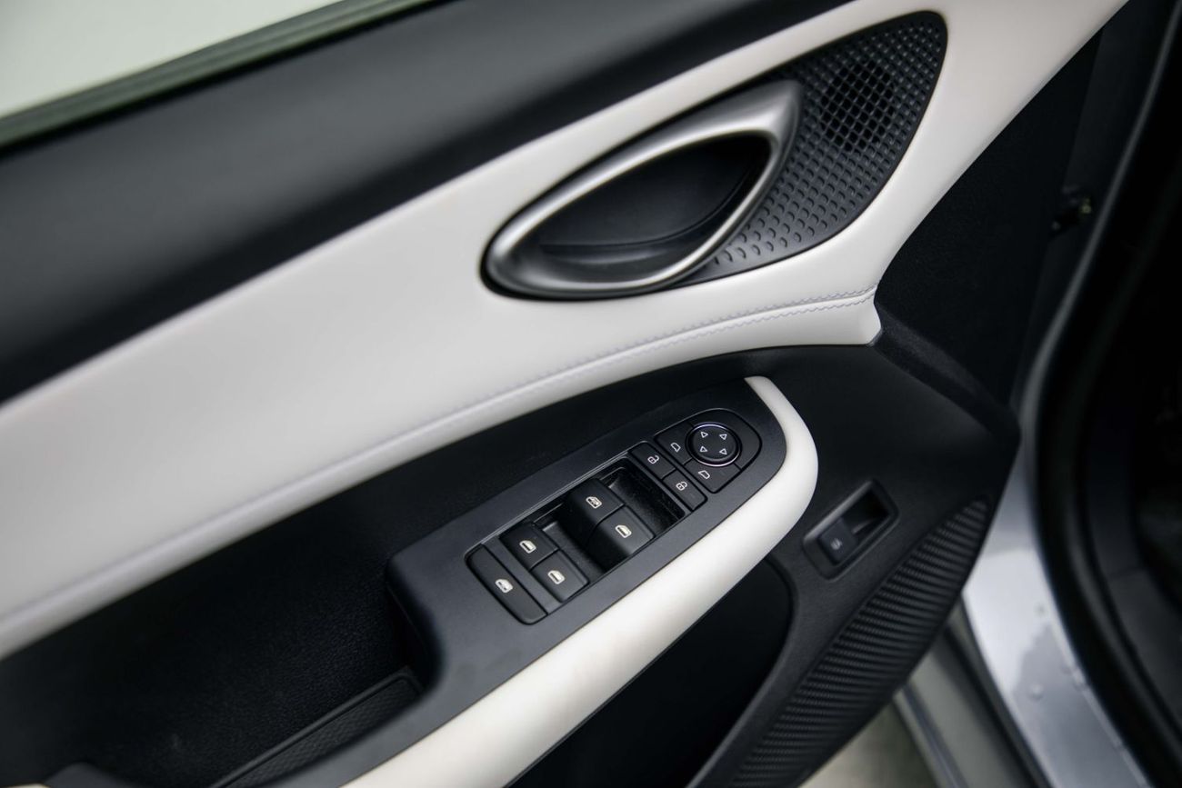 بي واي دي سيل 05 DM-i ID Luxury 1.5L - Grey Inside Grey | Export Only