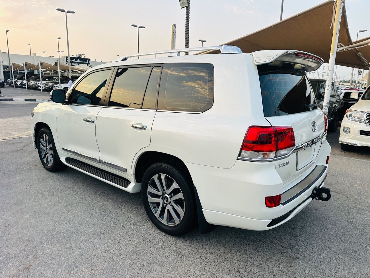 تويوتا لاند كروزر VXR