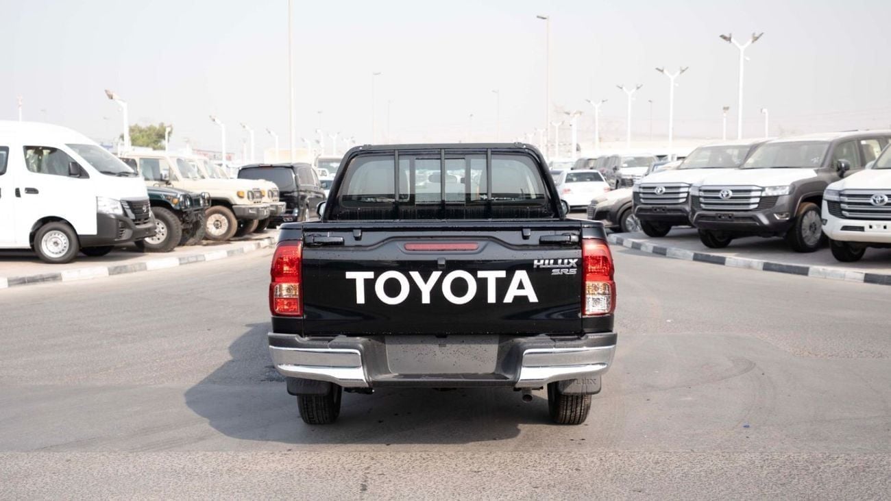 تويوتا هيلوكس GL 2.7L Double Cab Utility RWD