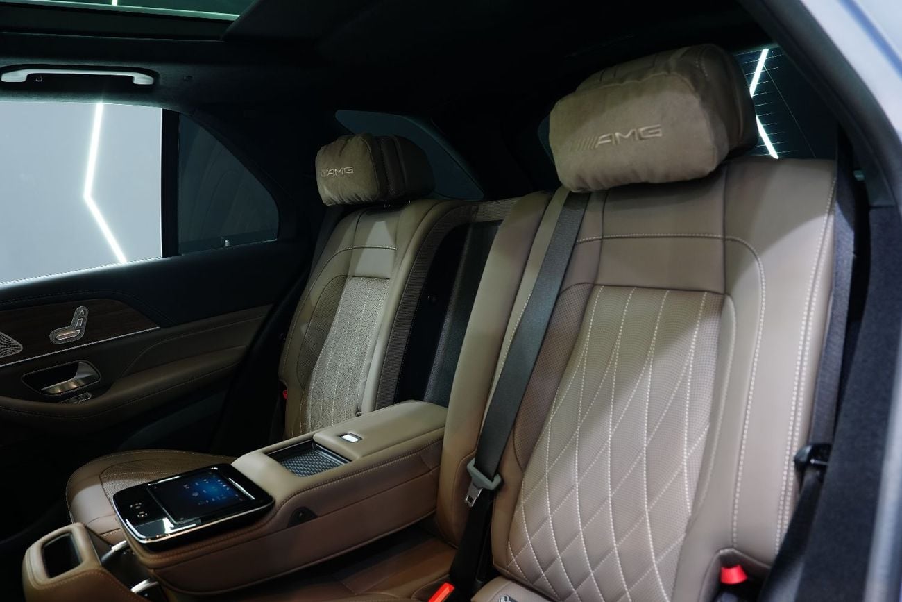 مرسيدس بنز GLE 53 AMG 4Matic+, Manufaktur Interior Package, Panoramic Roof, Gargash Warr + Serv!!