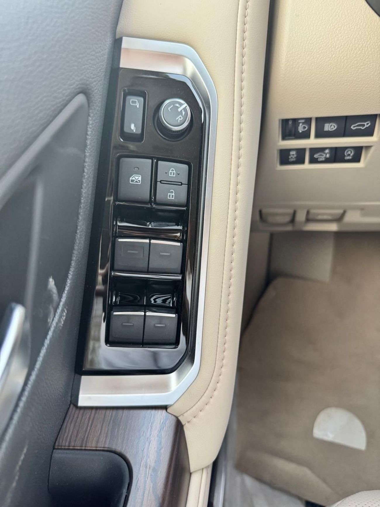 Toyota Land Cruiser GXR 3.5L TT