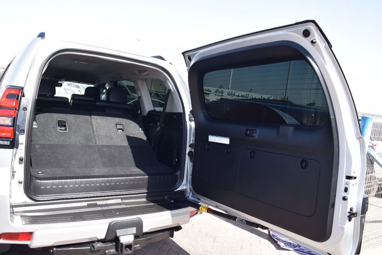 تويوتا برادو Diesel 2.8L 7 Seater. Service History Available