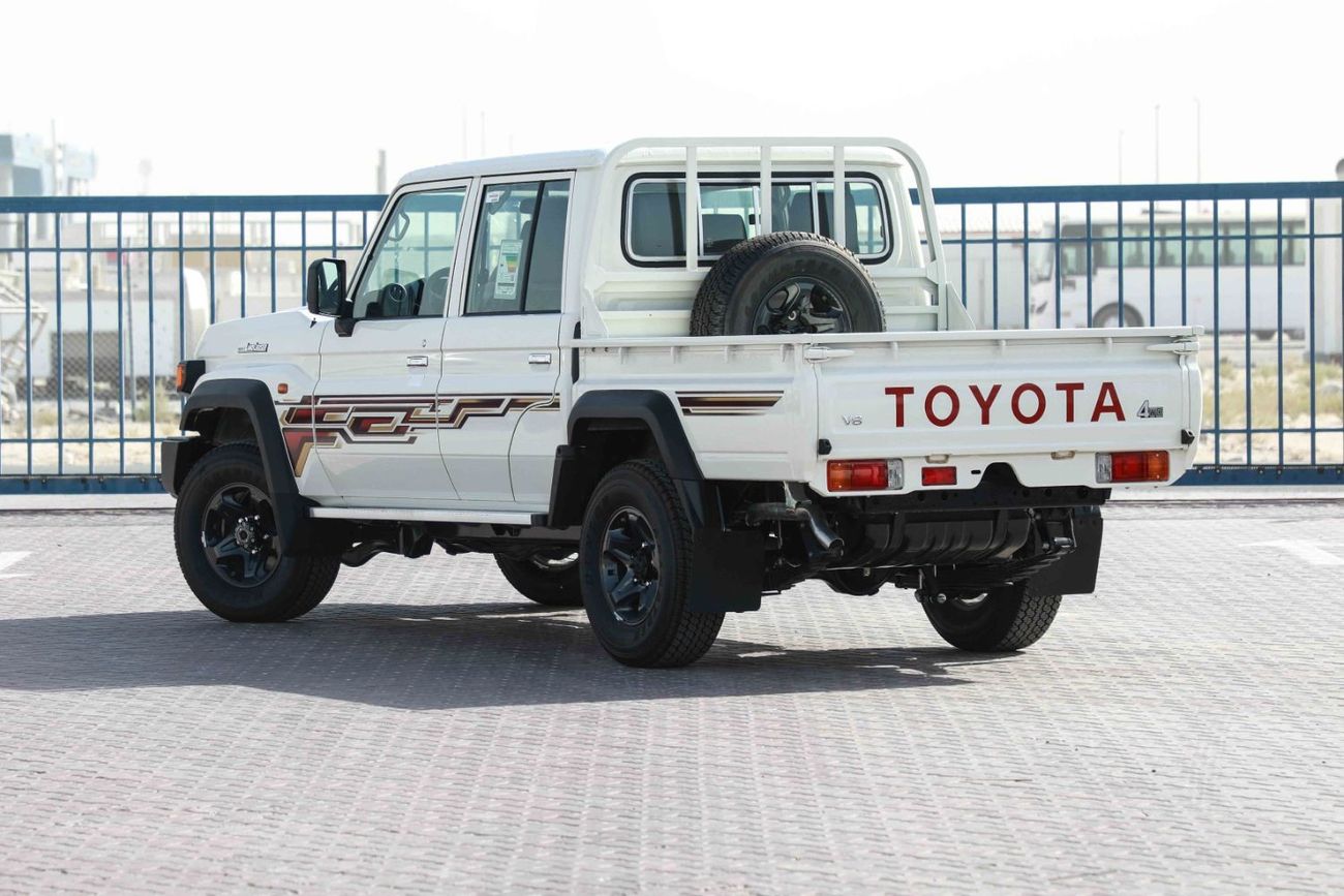 Toyota Land Cruiser Pick Up 2024 Toyota LC79 4X4 Double Cab 4.5 V8 - White inside Beige | Export Only