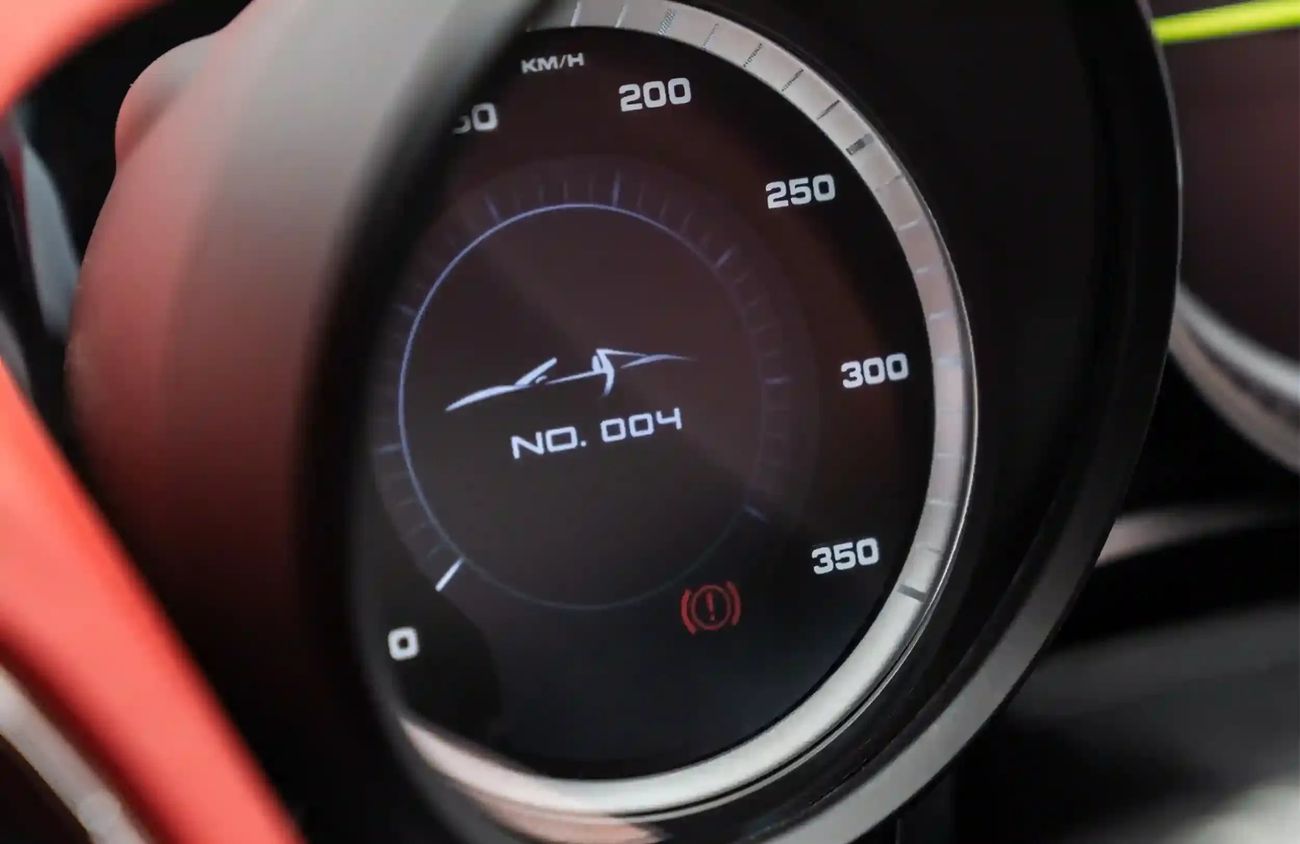 Porsche 918 Spyder 4.6L V8 N/A engine + emotor