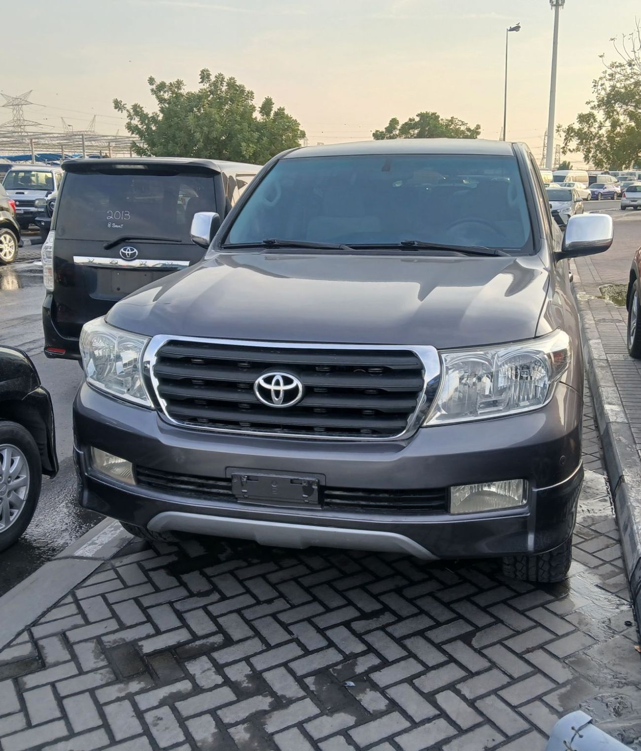 Toyota Land Cruiser Toyota landcruise 2014Model 4.0 v6 GXR petrol Engine Colour Grey push start Transmission Automatic I