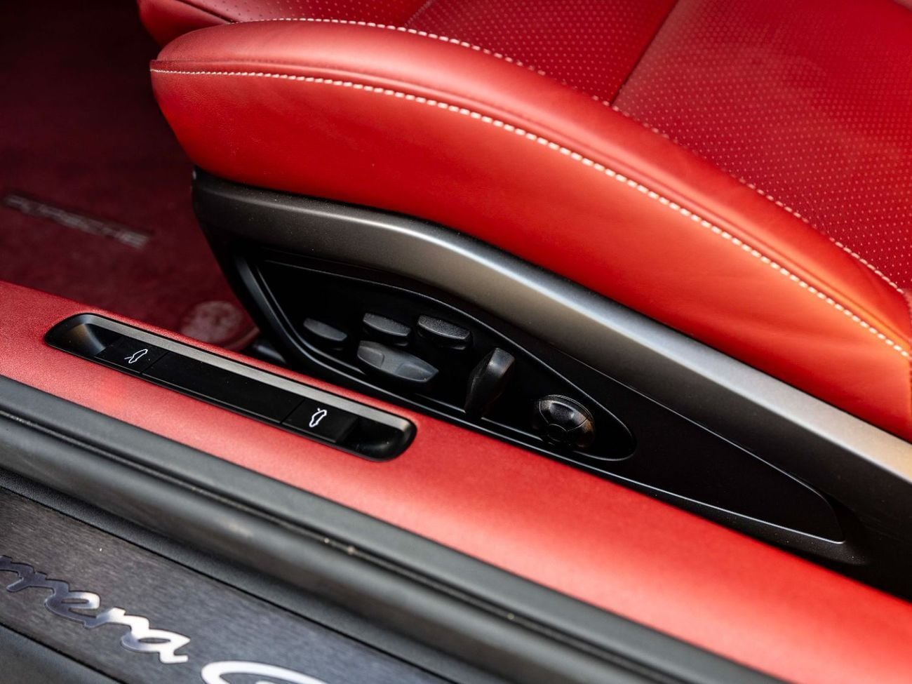 Porsche 911 CARRERA GTS GTS