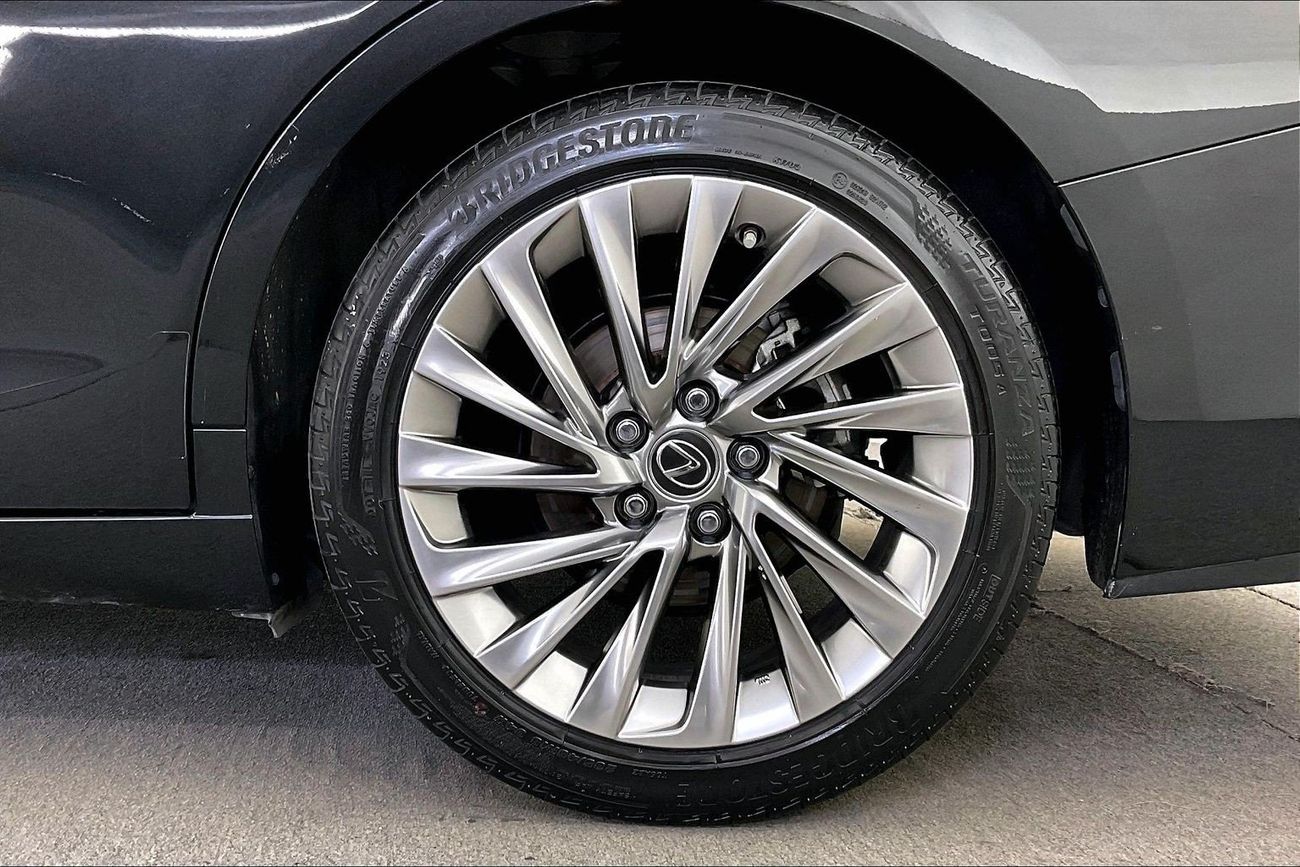 لكزس ES 350 Platinum | National Day Celebration | شامل الضمان | 0 ﺪﻔﻋﺓ ﺃﻮﻟﻯ