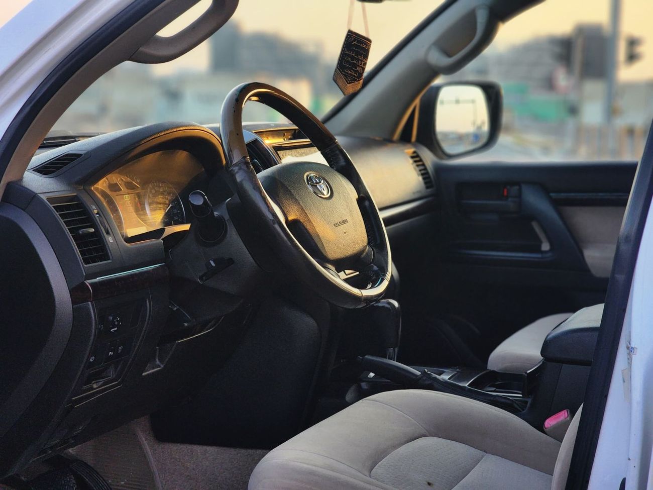 تويوتا لاند كروزر GX.R V6