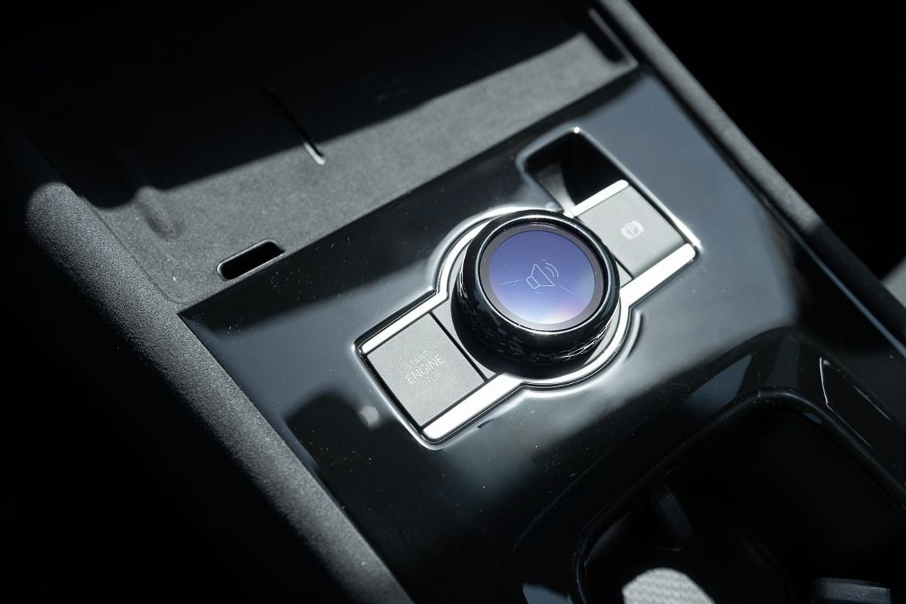 Volkswagen Tiguan Volkswagen Tiguan L Pro 380TSI AWD R-Line 2.0L Smart Premium Edition 2025