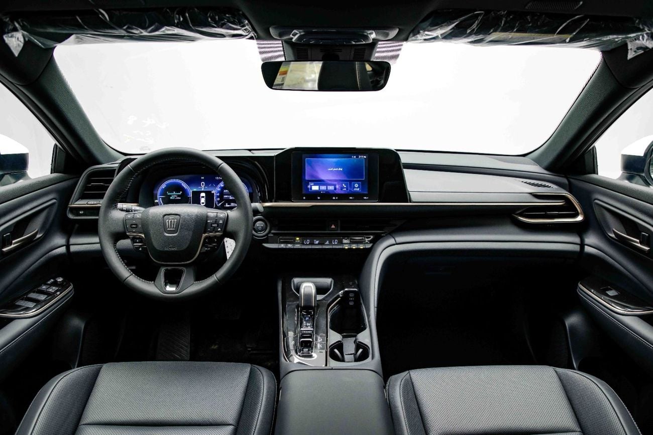 تويوتا كراون HEV 2.5L - Precious White Pearl Inside Black | Export Only