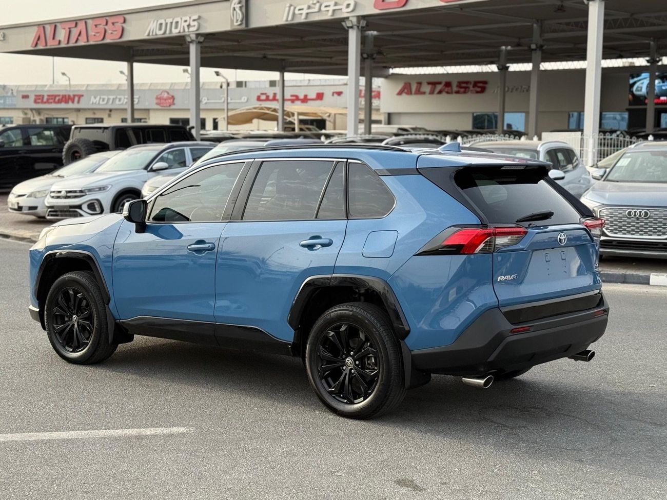 تويوتا راف ٤ Hybrid XSE Premium Black edition