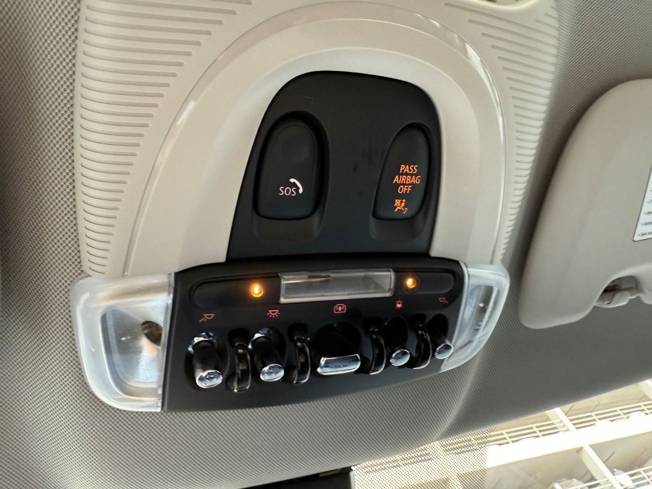 Mini Cooper Countryman 2024 TWIN TURBO CHARGE ENGINE 2.0 L low KM CANADA SPEC