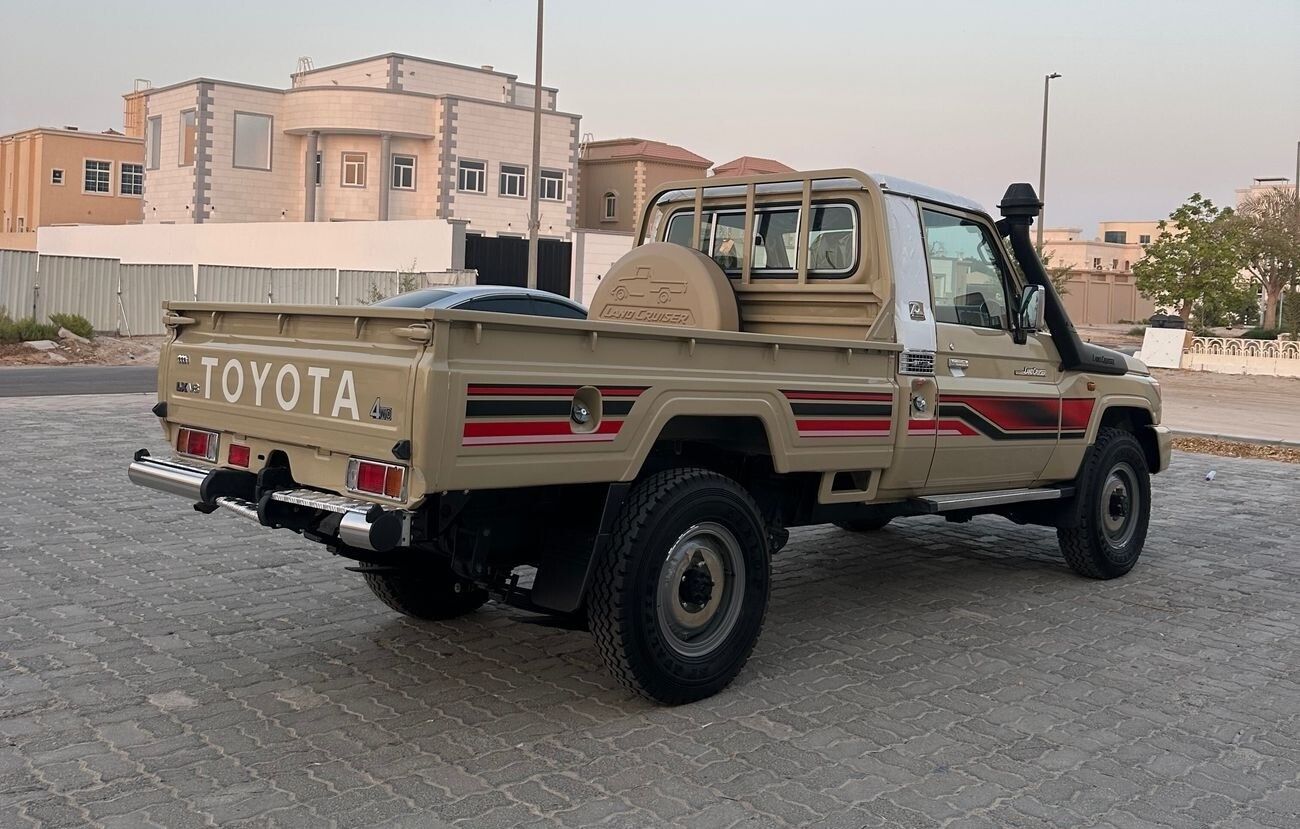Toyota Land Cruiser Pick Up