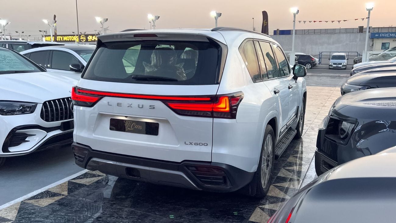 Lexus LX 600 VIP 3.5L LEXUS LX 600h VIP BRAND NEW 3.5L TWIN TURBO