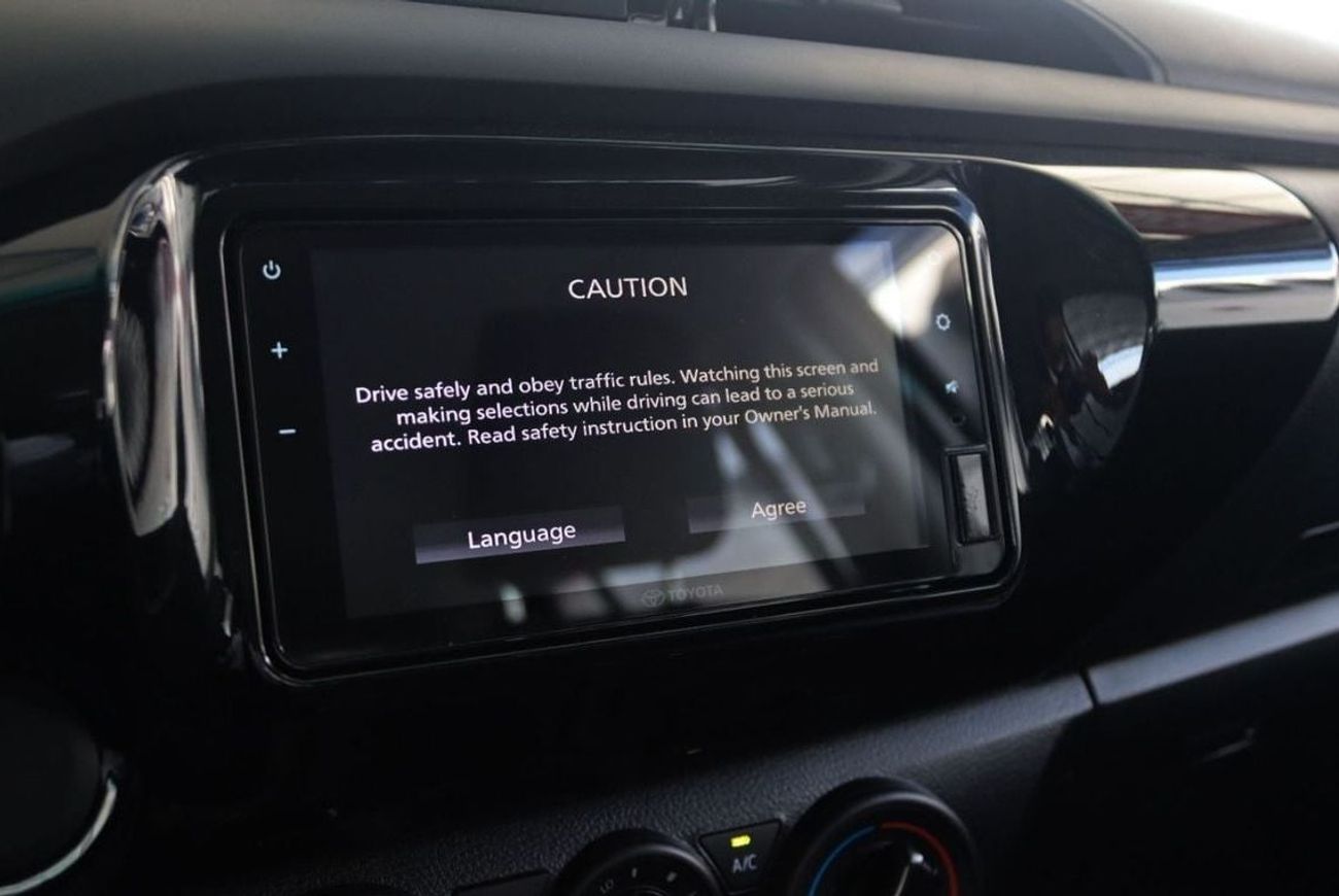 Toyota Hilux 2025 HILUX 2.4 DIESEL 4X4 AUTOMATIC PWR WINDOWS **التصدير فقط خارج الخليج**EXPORT ONLY**