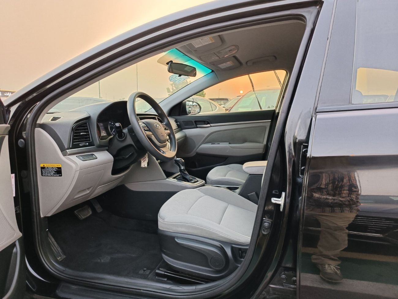 Hyundai Elantra / SE MID OPT / EXPORT ONLY LOT#43618