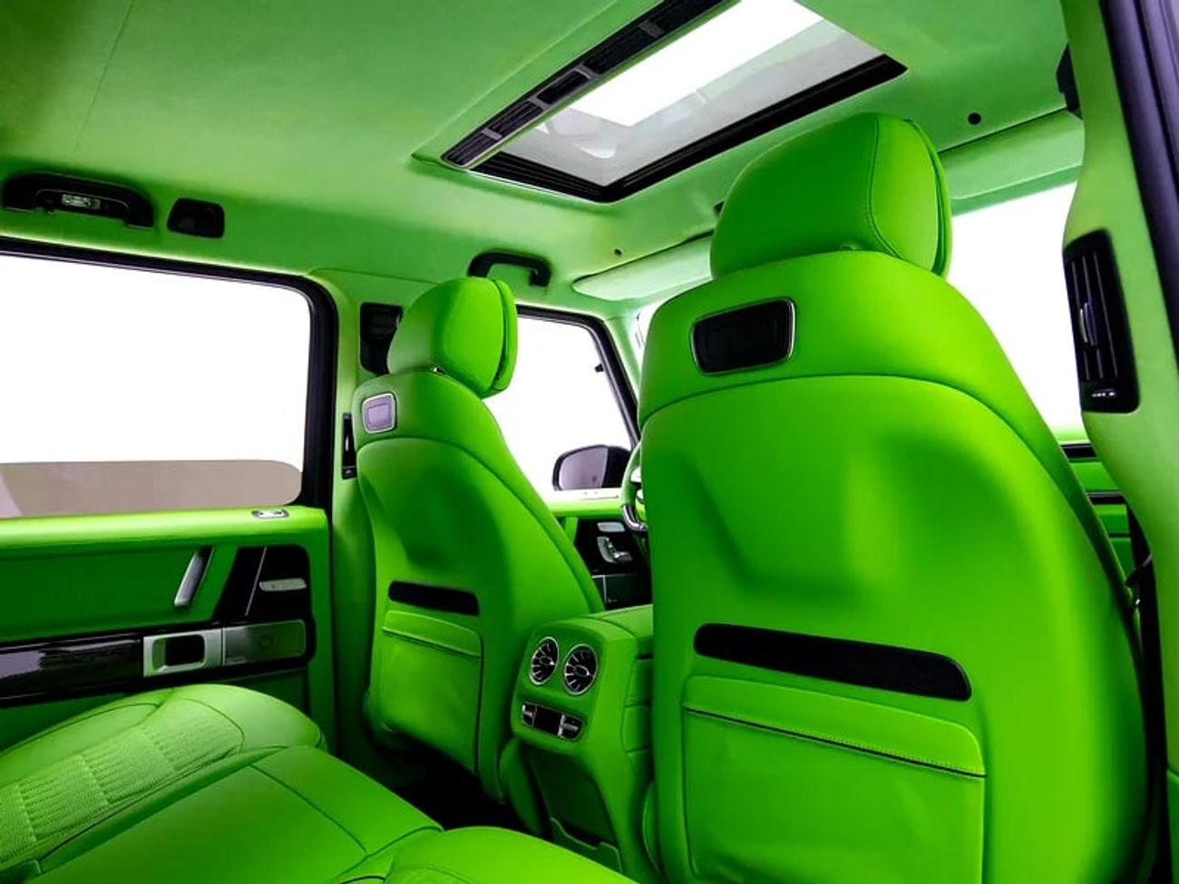 مرسيدس بنز G 63 AMG (Lumma Kit CLR G770) | GCC Spec | With Warranty and SC