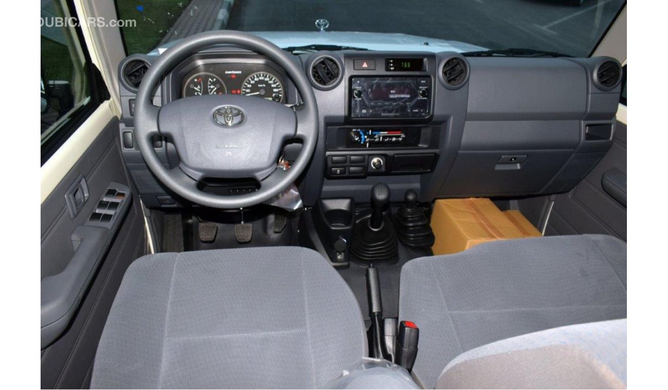 Toyota Land Cruiser Pickup 79 Double Cabin V8 4.5L Diesel MT (Export only)