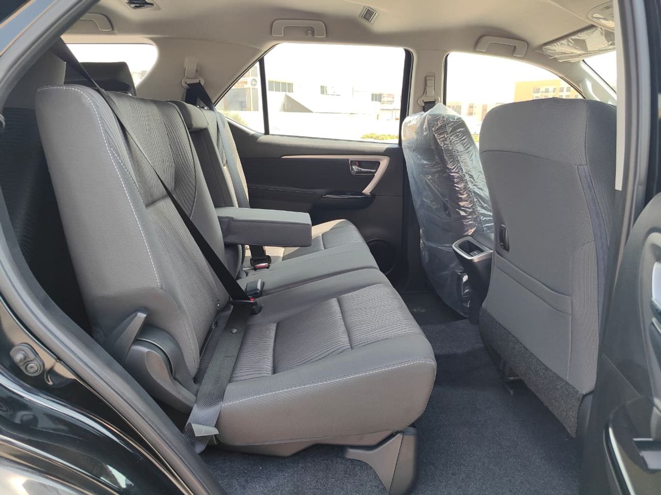 Toyota Fortuner 2025 Toyota Fortuner SR5 Mid-Option 7-Seater 2.7L 4-Cyl Petrol A/T 4x4 Only For Africa