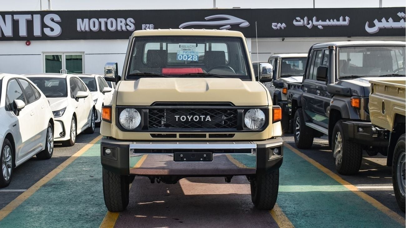 Toyota Land Cruiser Pick Up 4.0L V6 Petrol Single Cabin  A/T