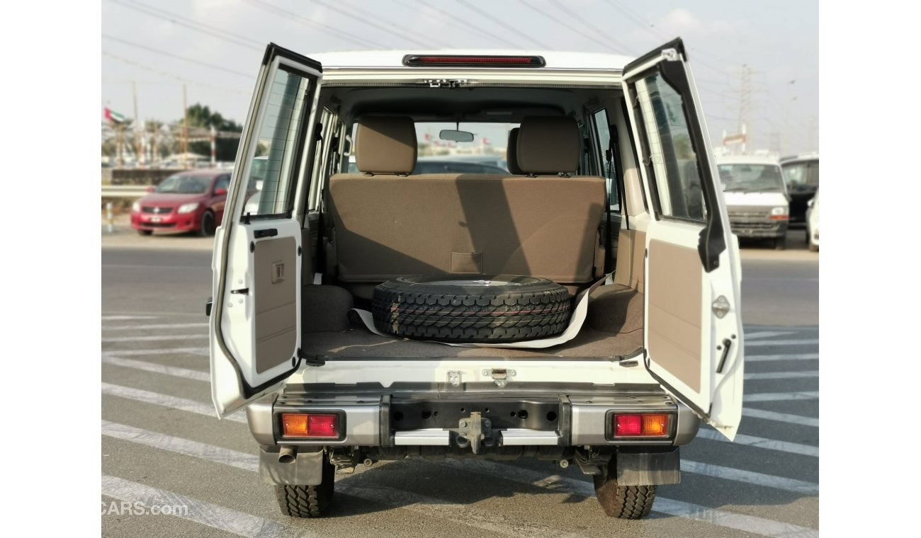تويوتا لاند كروزر 70 4.5L, 16' Tyre, Central Door Lock System, Power Window, Power Mirror, 4WD Gear Box, CODE-LCWH20