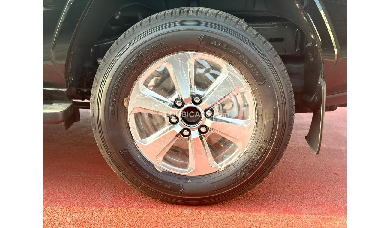 Toyota Land Cruiser TOYOTA LANDCRUISER 3.5 VX WITH MEMMORY SEATS BLACK 2023 * EXPORT ONLY AFRICA *