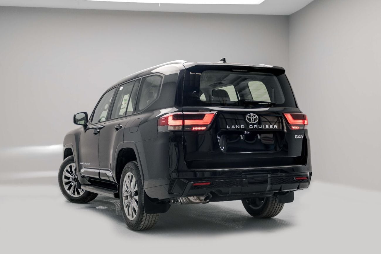 تويوتا لاند كروزر GXR 4.0L - Attitude Black Inside Beige | Export Only