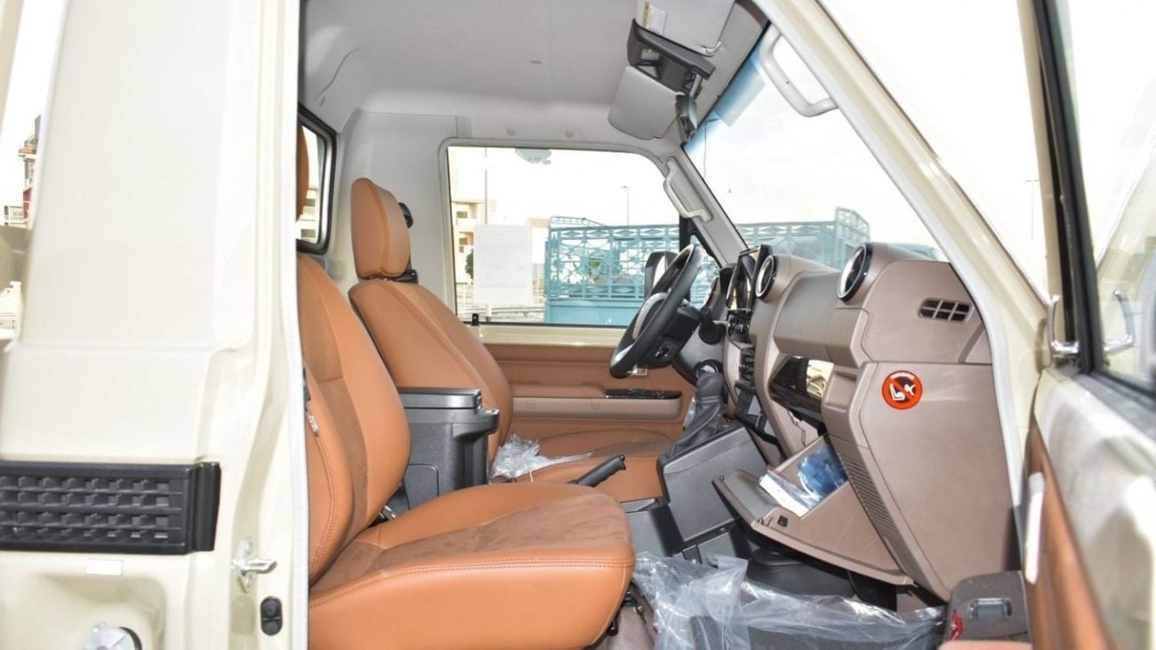 تويوتا لاند كروزر بيك آب LC79 Pickup 4.0L Full Option Automatic