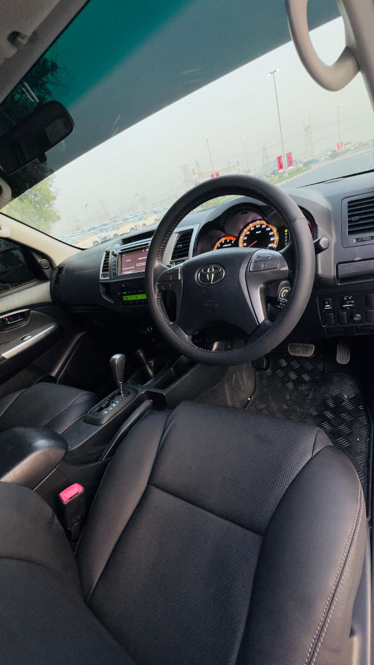 Toyota Hilux DOUBLE CABIN | 3.0L DIESEL | BULL BAR + ROLL BAR | RHD | AUTOMATIC  TRANSMISSION | 2015