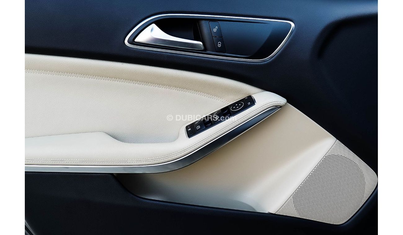 مرسيدس بنز GLA 220 Mercedes-Benz GLA 220 Std