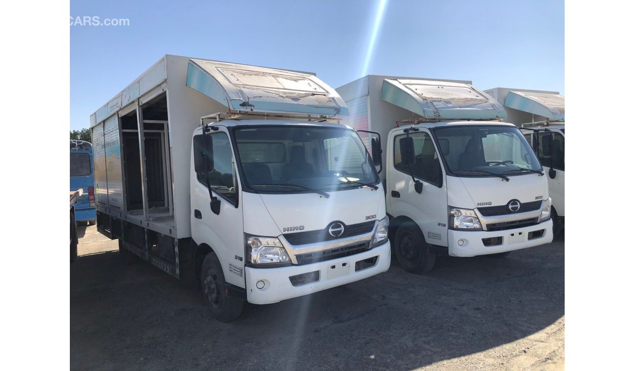 Hino 300 Hino 916 Delivery Truck,model:2015.Excellent condition