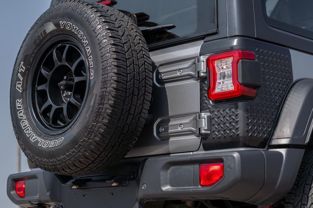 Jeep Wrangler Unlimited Sport 3.6L A/T