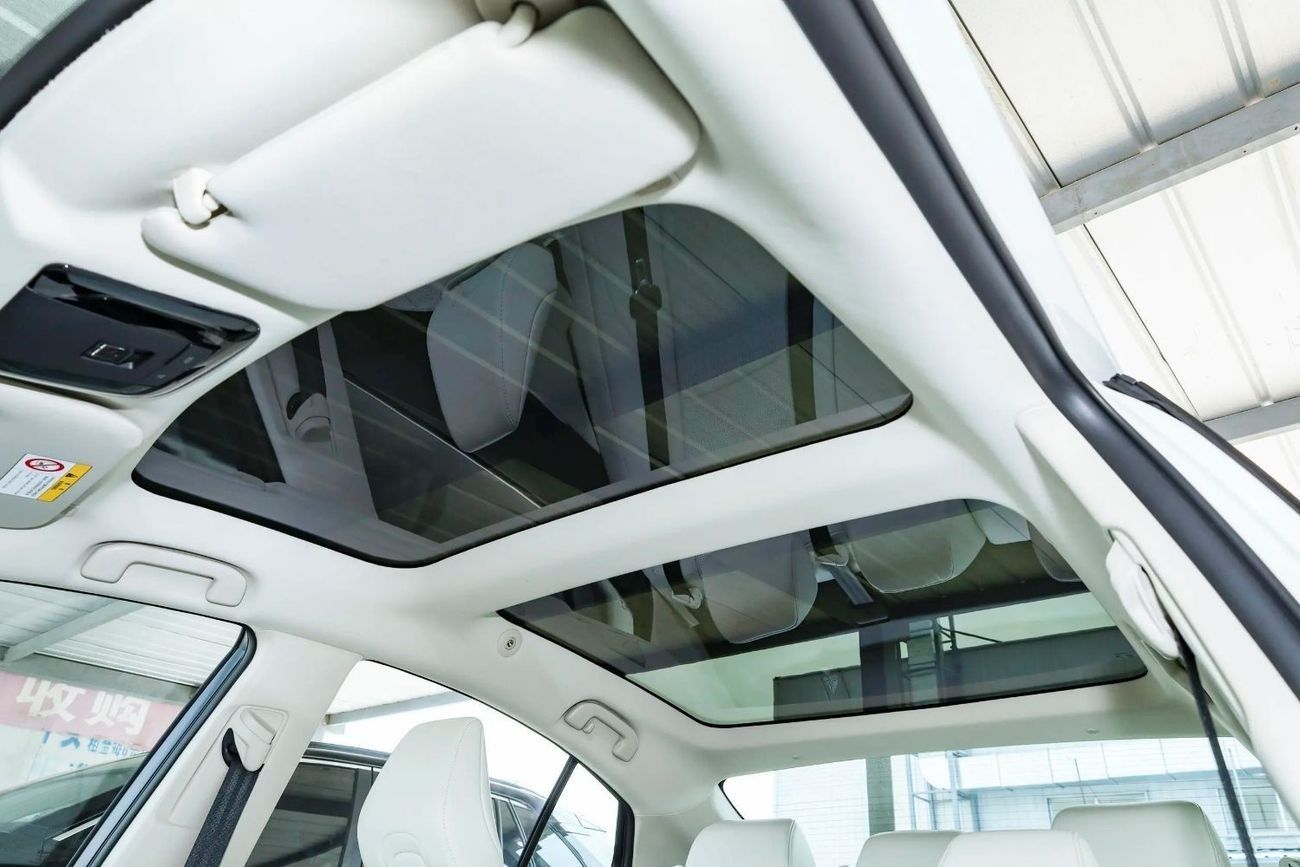 Toyota Camry 2.5HG Hybrid Chinese Specs Export Price Can Be Register in UAE