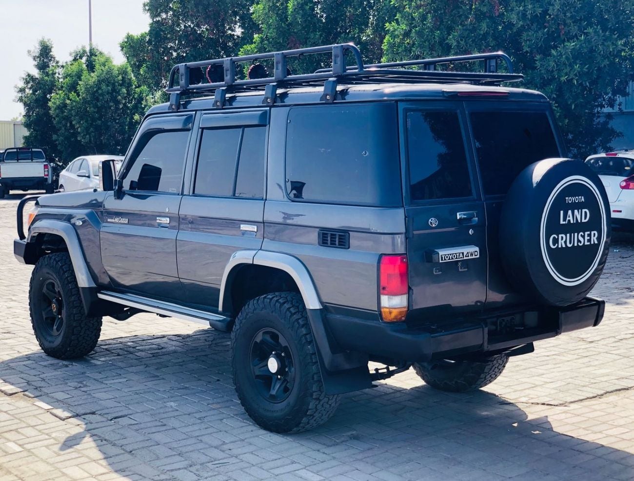 تويوتا لاند كروزر 70 LC76 RHD 1HZ 4.2L V6 Diesel Engine Manual Gear 4WD 7 Seats 5 Doors