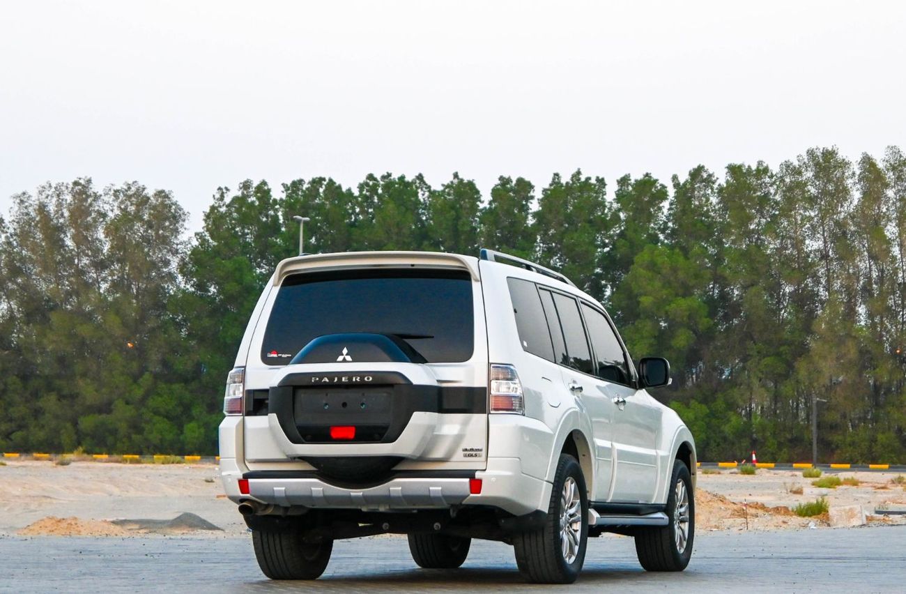 ميتسوبيشي باجيرو MITSUBISHI PAJERO 2017 GLS 3.8L GCC IN EXCELLENT CONDITION