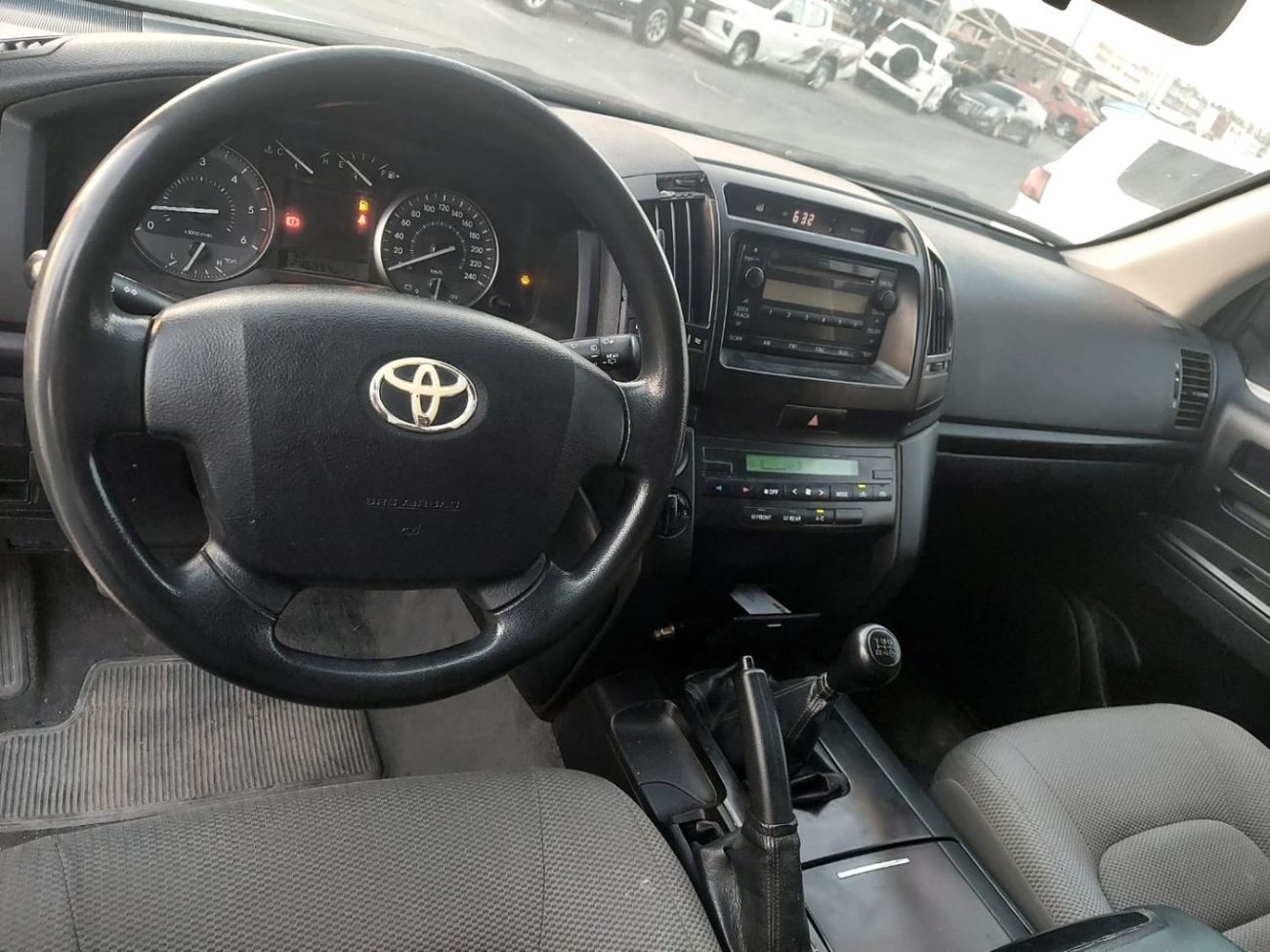 Toyota Land Cruiser 200 4.5L DIESEL V8 MANUAL TRANSMISSION