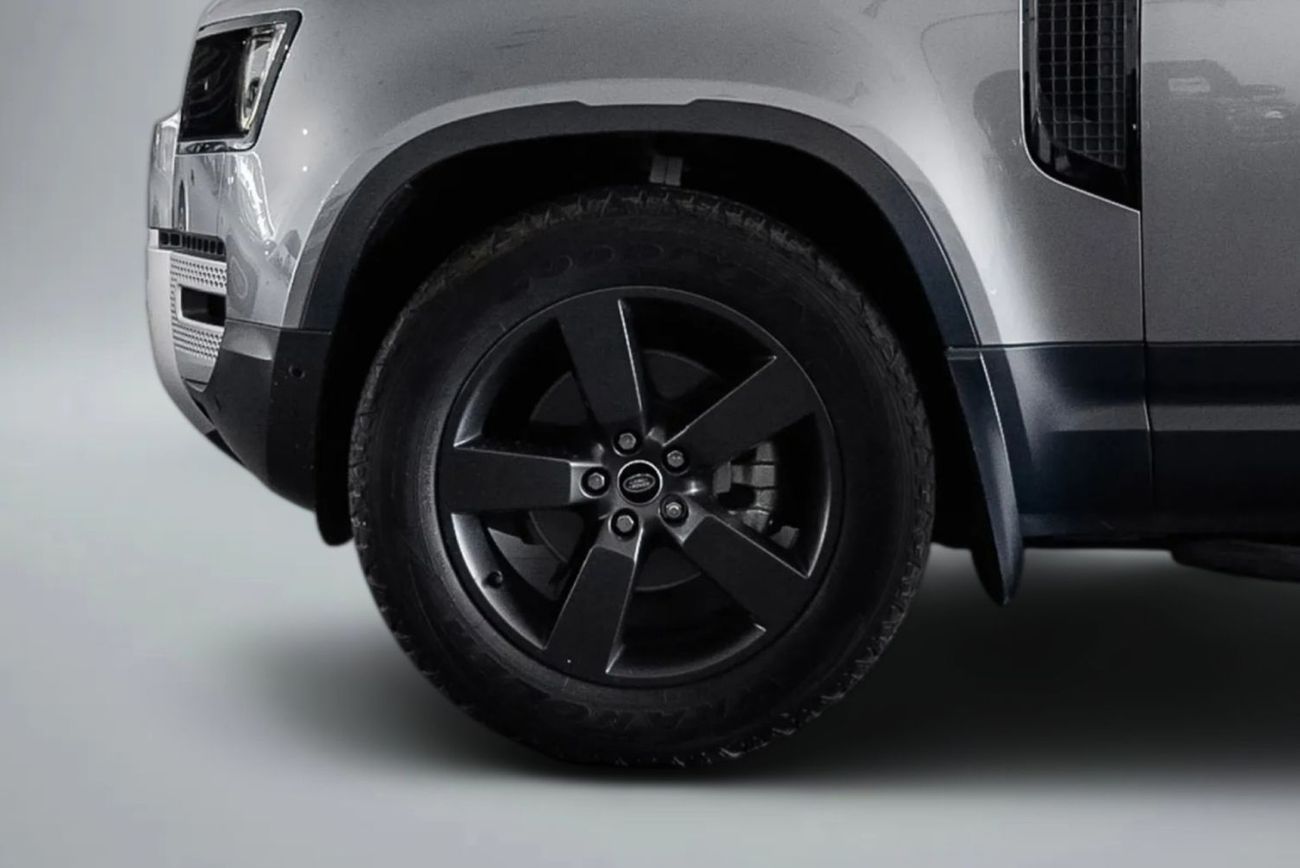 لاند روفر ديفندر 110 SE P300 2.0L