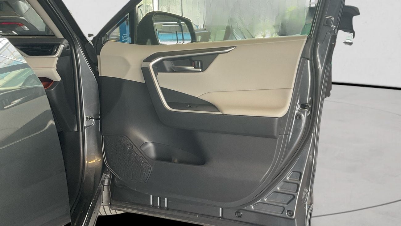 تويوتا راف ٤ 2.5 ADVENTURE 4WD AUTO | شامل الضمان | 0 ﺪﻔﻋﺓ ﺃﻮﻟﻯ