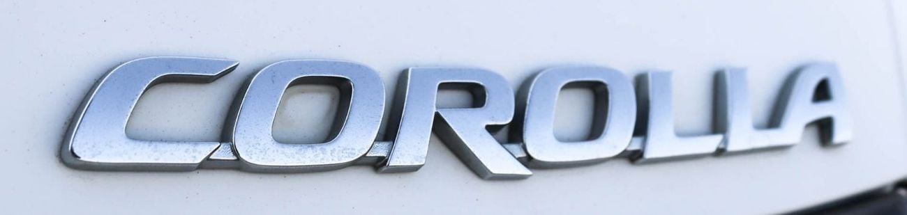 تويوتا كورولا سيارة تويوتا كورولا SE (E170) موديل 2017، سيدان بأربعة أبواب، محرك بنزين سعة 1.6 لتر، ناقل حركة أوتو