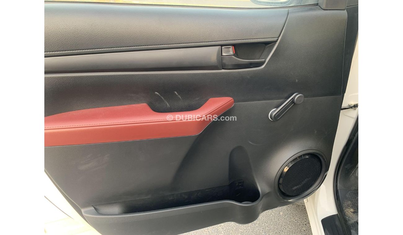 Toyota Hilux TOYOTA HILUX 2.7L PETROL PICK-UP 4WD 4DOORS MODEL 2023  WHITE COLOR