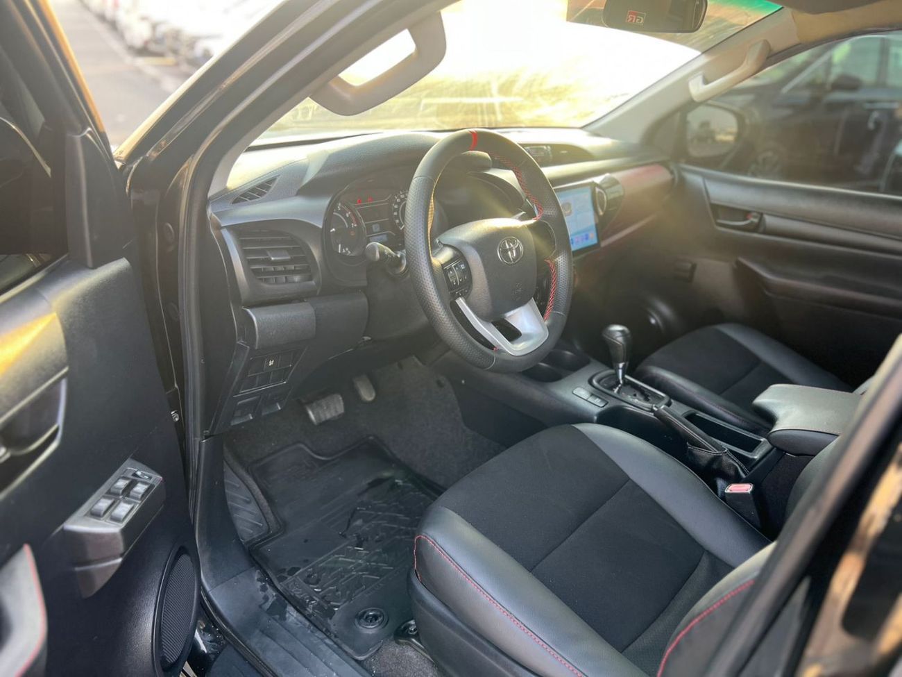 Toyota Hilux 2018 Toyota Hilux GL Black Edition Advanture Modified - 2.7L V4 - AWD 4x4- 360* CAM - Push Start - P