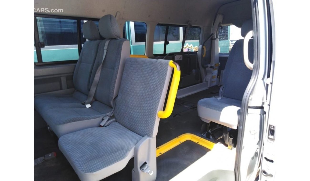 تويوتا هاياس Hiace Van RIGHT HAND DRIVE  (Stock no PM 200 )