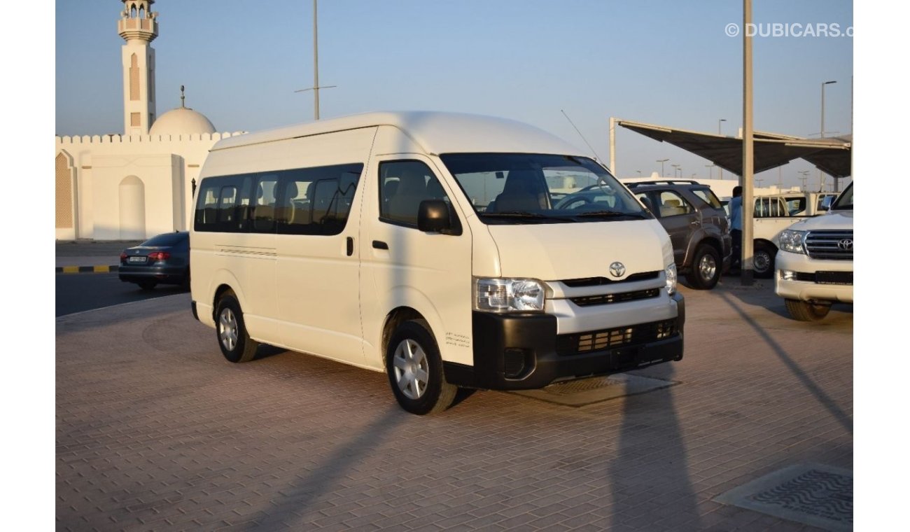 Toyota Hiace 2017 | TOYOTA HIACE HIGHROOF BUS | V4 14-SEATER | MANUAL TRANSMISSION | GCC | VERY WELL-MAINTAINED |