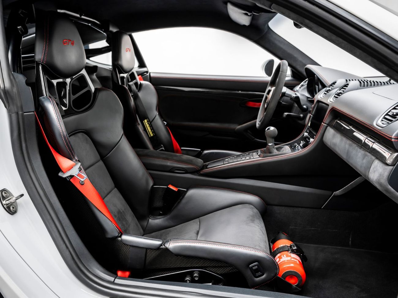 بورش كايمان 718 GT4 4.0L (414 HP) M/T